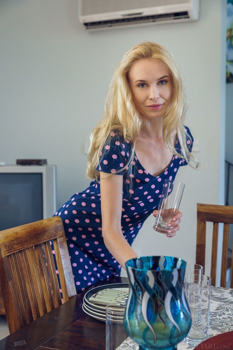 Лидия, 18 лет, 2 размер груди